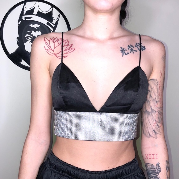 Meshki Crop Top - Picture 7 of 9